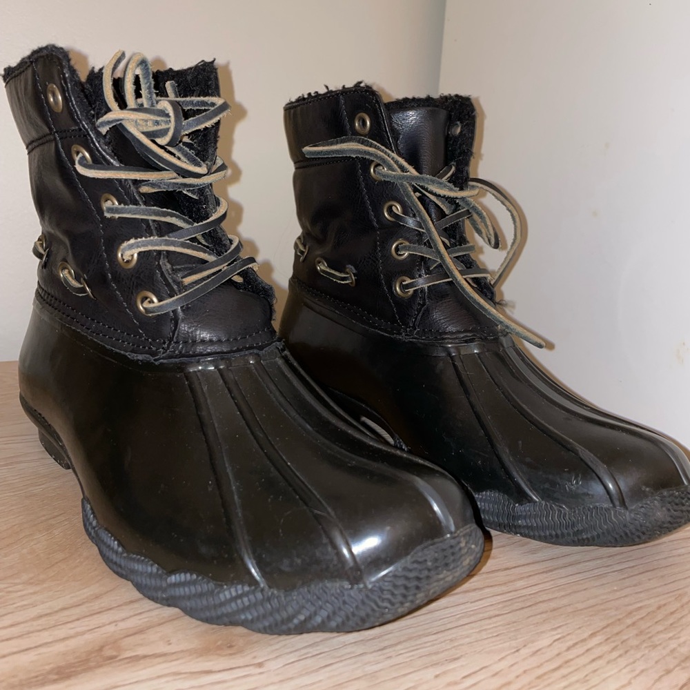 Steve Madden black duck boots size 8